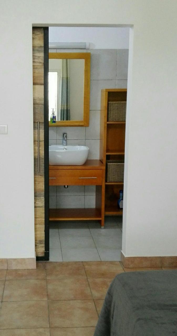 Urban Lodge Бужумбура Экстерьер фото