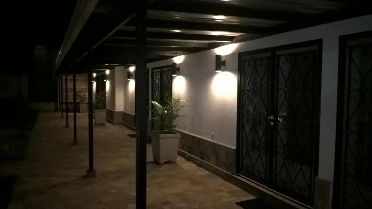 Urban Lodge Бужумбура Экстерьер фото